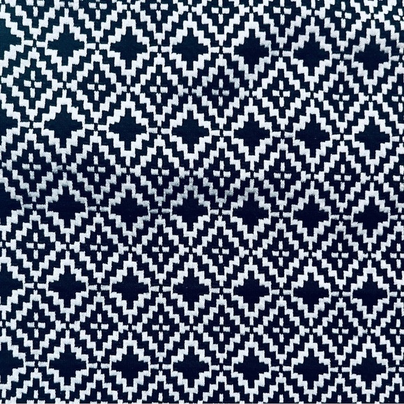 DYNAMITE halter crop top size XS in Black and White Diamond Geometric Pattern - Picture 5 of 10